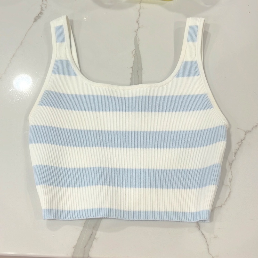 Crop top size xs from Aritzia